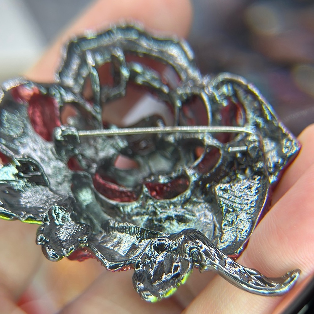 Elegant Red and Green Rose Brooch & Pendant 2 1/2” x 3 1/2“ - Picture 6 of 6